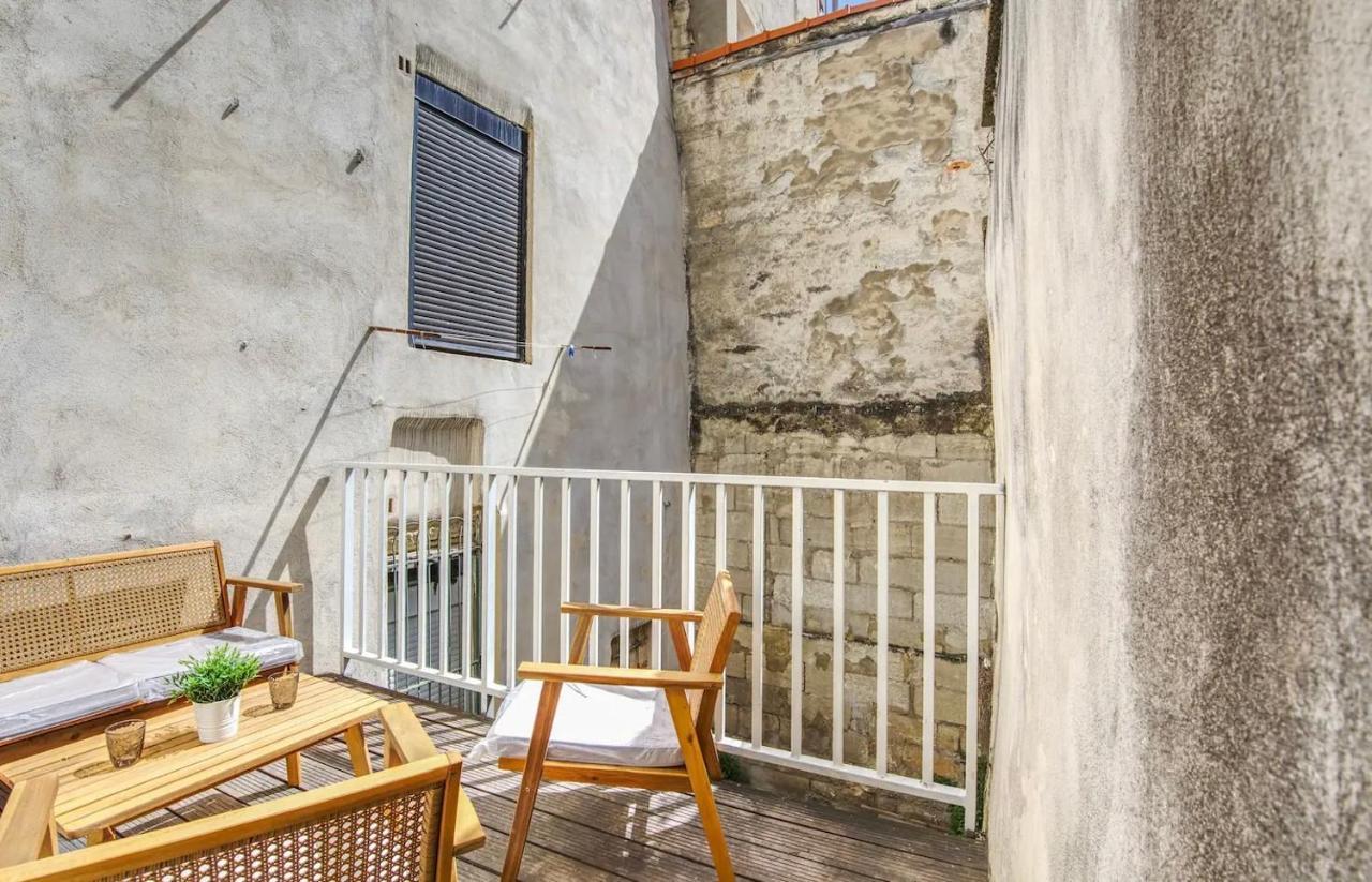 Bel Appartement Avec Terrasse Au Coeur D'Avinyon Dış mekan fotoğraf